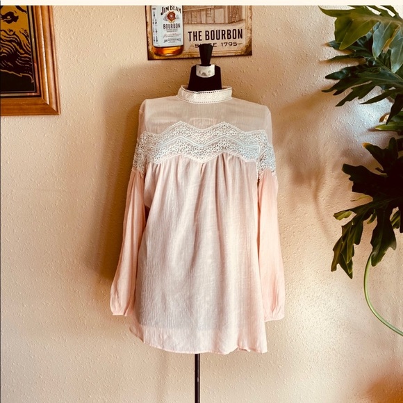 Boho Chic Peach Blouse w Open Crochet Detail - Picture 1 of 8